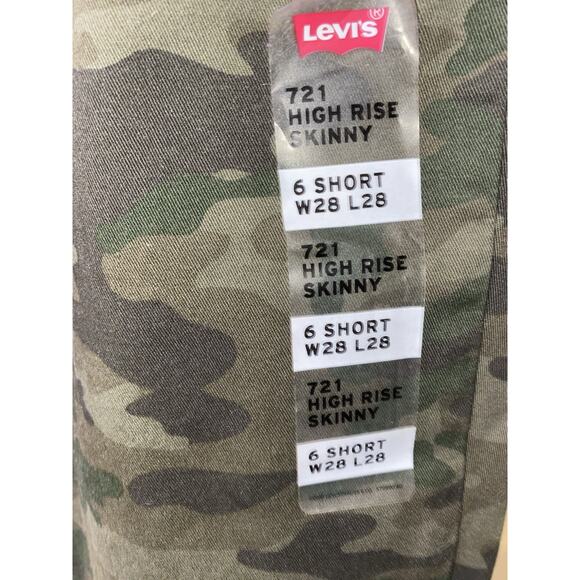 Levi's Women's 721 High-Rise Skinny Jeans Green Camo Size 28 Short 28 x 28 - Picture 3 of 5